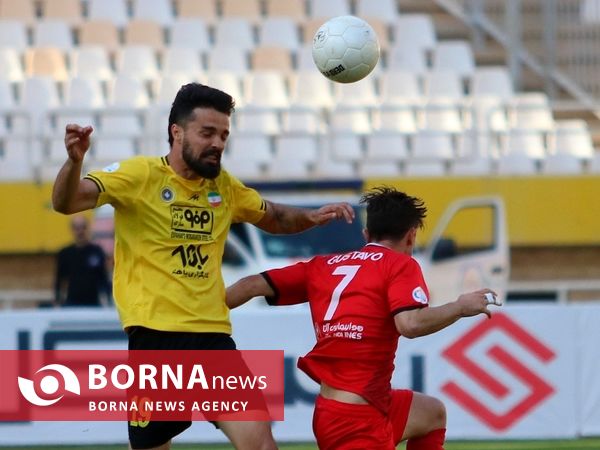 دیدار تیمهای سپاهان اصفهان _ تراکتور تبریز