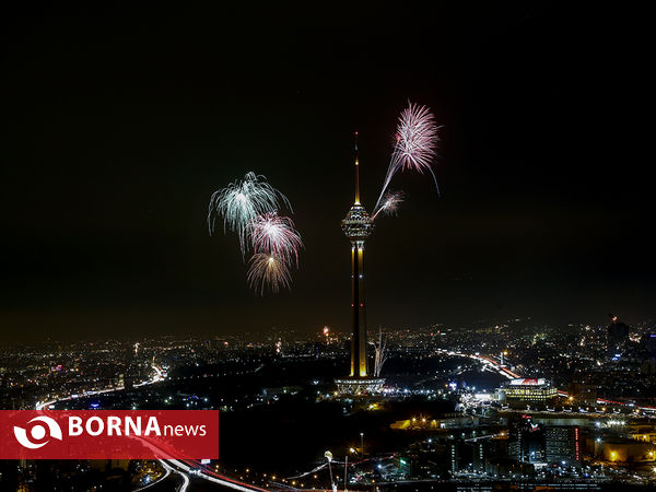 نورافشانی  تهران در شب ۲۲ بهمن