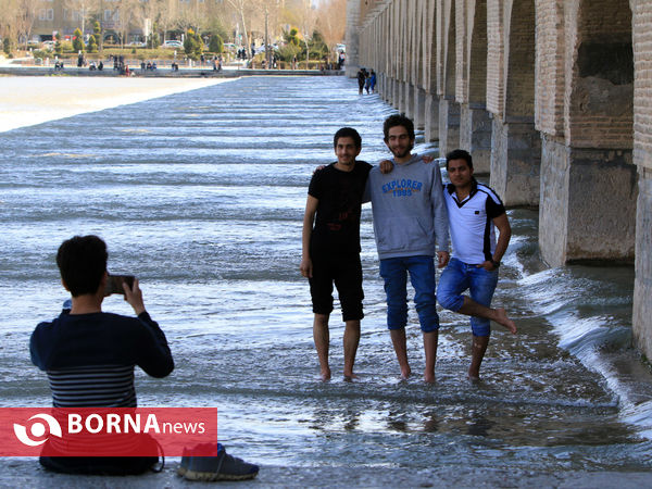زاینده رود در بهار