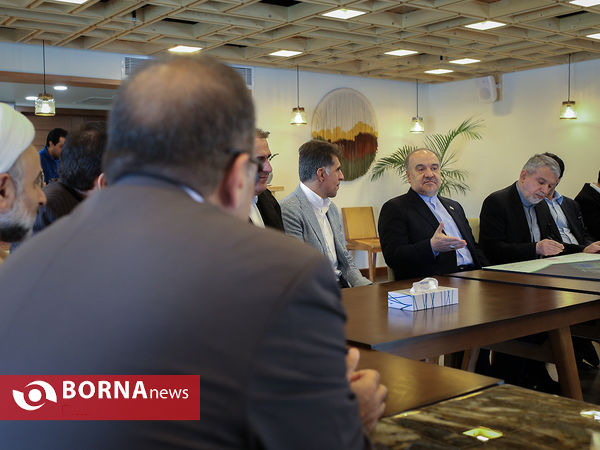 بازدید وزیر ورزش و جوانان از باشگاه تنیس آرشا