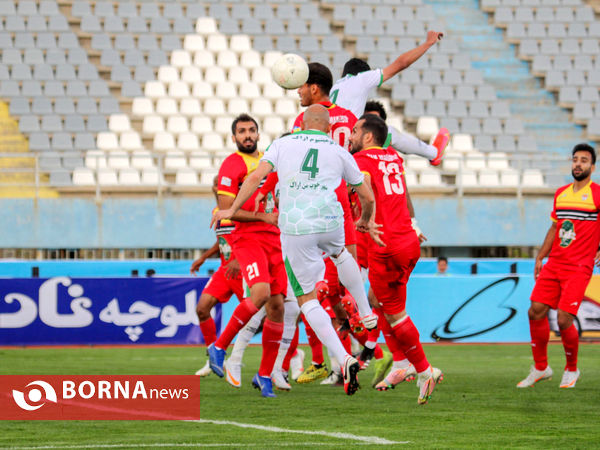 دیدار تیم‌های فوتبال آلومینیوم اراک - فولاد خوزستان