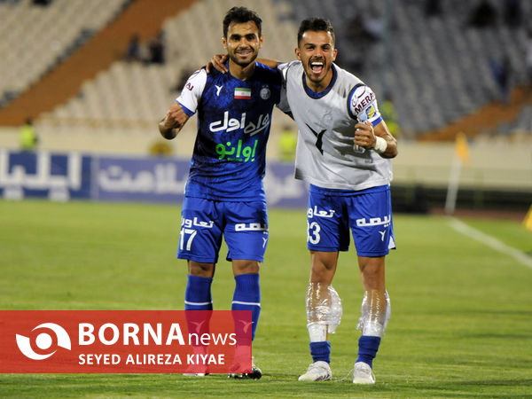 دیدار تیم های فوتبال استقلال 7 تراکتور 1