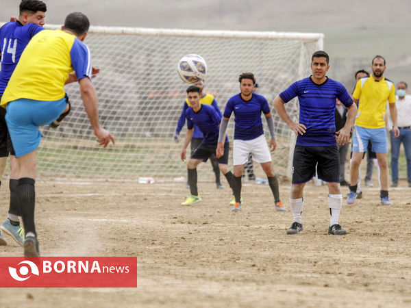 مسابقات فوتبال در روستا