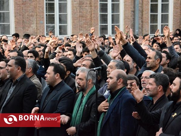 تجمع بزرگ عزاداران حسینی در میدان انقلاب ارومیه