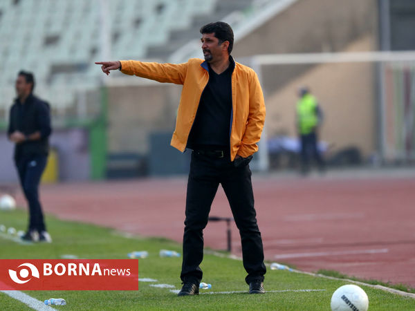 دیدار تیم های فوتبال پیکان - استقلال