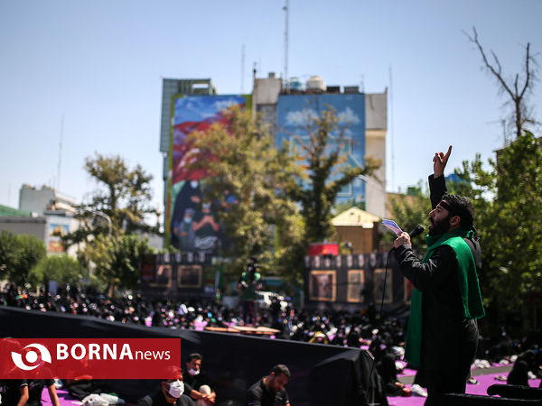 مراسم عزاداری روز عاشورا در میدان فلسطین تهران