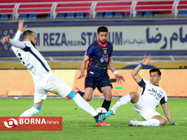 دیدار تیم های نساجی مازندران و استقلال تهران