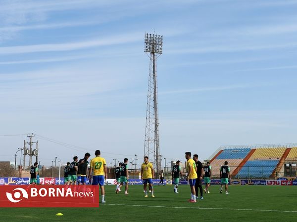 در حاشیه دیدار تیم های فوتبال صنعت نفت - شمس آذر قزوین