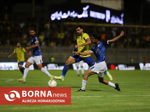 دیدار تیم های فوتبال نفت مسجدسلیمان - استقلال (2)