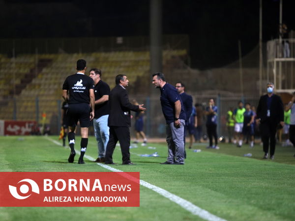 دیدار تیم های فوتبال نفت مسجدسلیمان - استقلال (2)