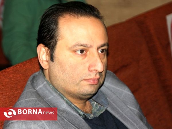 مراسم رونمایی کتاب "تردید نداشته باشید که شما خواننده این کتاب خواهید بود "