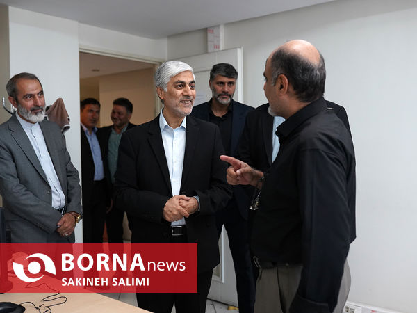  بازدید کیومرث هاشمی از ساختمان شماره ۲ وزارت ورزش و جوانان 