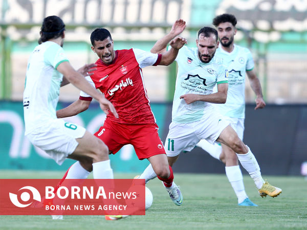 دیدار تیم های فوتبال ذوب‌آهن -پرسپولیس