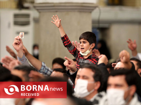 دیدار صدها نفر از مردم استان اصفهان با مقام معظم رهبری