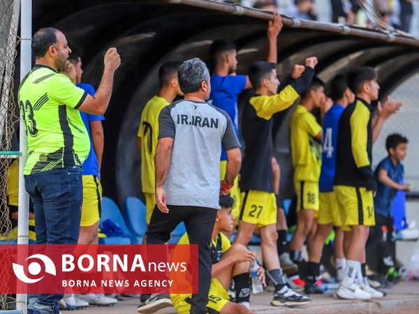 دیدار تیم های فوتبال بامداد  اراک- بصیر اهواز