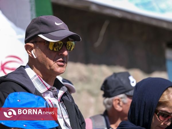 پاکسازی پیست اسکی توچال