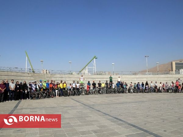 همایش خانوادگی دوچرخه سواری  در منطقه ۲۲