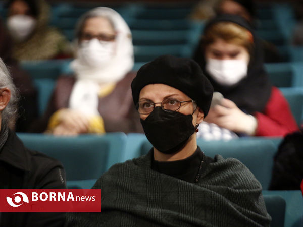 اهدا نشان  مانا و مانی انجمن هنرمندان نقاش ایران