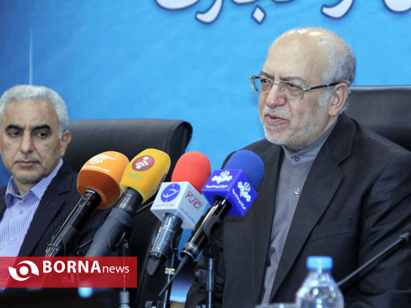 حاشیه های نشست خبری وزیر صنعت، معدن و تجارت
