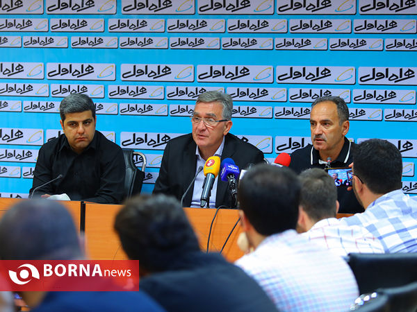 نشست خبری مربیان تیم های پرسپولیس و نساجی