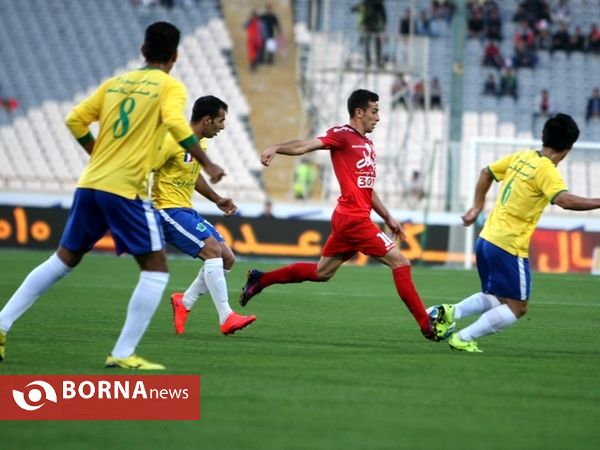 دیدار تیم های فوتبال پرسپولیس- صنعت نفت آبادان