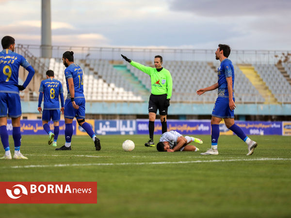 دیدار تیم های فوتبال آلومینیوم اراک- گل گهر سیرجان