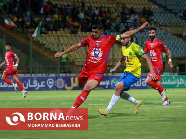 دیدار تیم های فوتبال صنعت نفت - نساجی