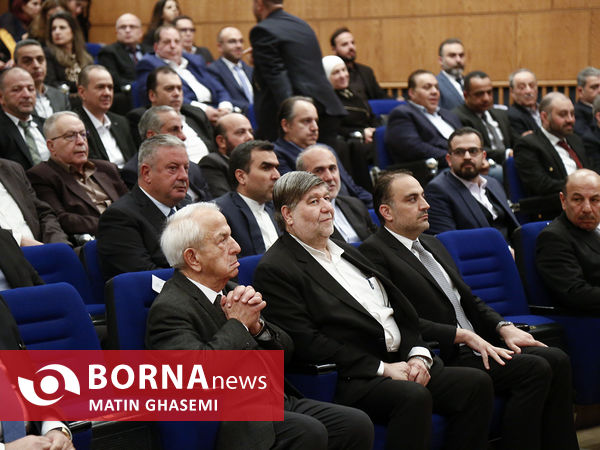 دیدار رییس جمهور با تجار و فعالان اقتصادی سوریه و ایران