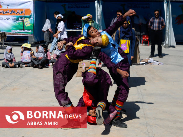 جشنواره ملی نمایش های خیابانی شهروند کودک شیراز