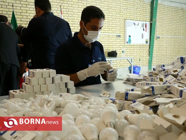 "جهش تولید در سرزمین فتح"- بهره برداری از واحد تولید کننده لامپ های کم مصرف در شهرک صنعتی خرمشهر