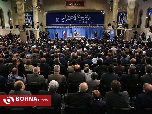 دیدار جمعی از استادان، نخبگان و پژوهشگران دانشگاه‌ها با مقام معظم رهبری