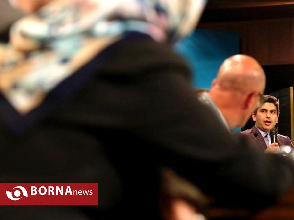 نشست جوانان برای جوانان