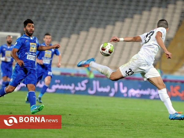دیدار فوتبال استقلال تهران- ذوب آهن اصفهان