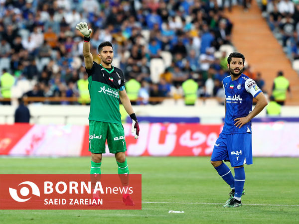 دیدار تیم های استقلال تهران - صنعت نفت آبادان