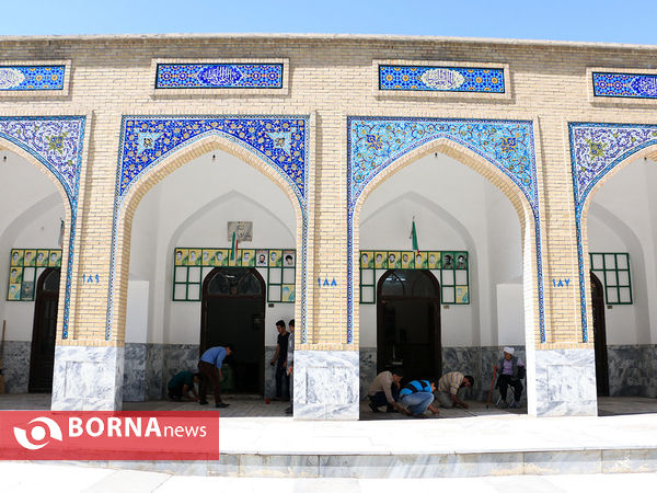 رنگ آمیزی مزار شهدا در آرامستان خواجه ربیع مشهد