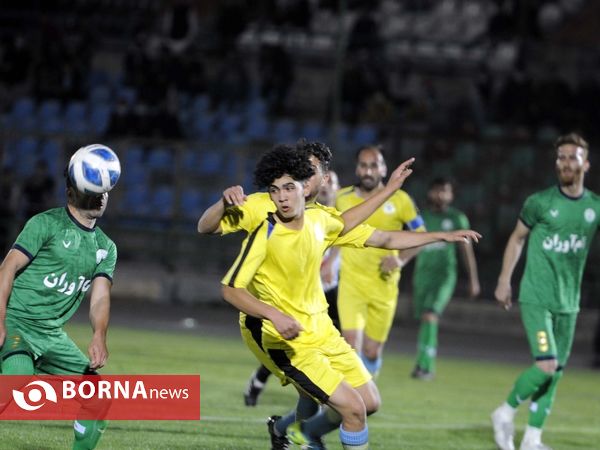 دیدار تیم های فوتبال نام آوران- پایدار