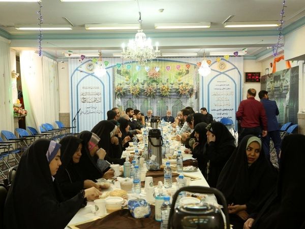 ضیافت افطاری استاندار تهران با خانواده‌های شهدای مدافع حرم