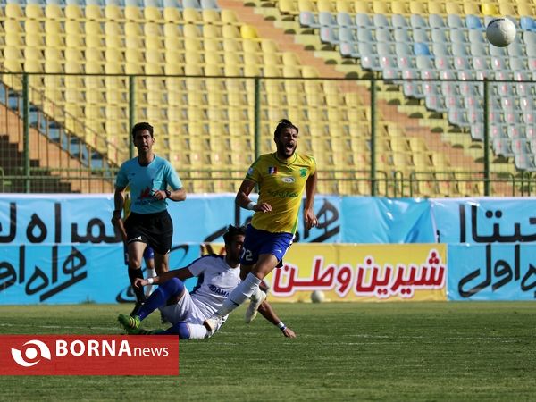 دیدار تیم های فوتبال صنعت نفت آبادان - داماش پارسه تهران