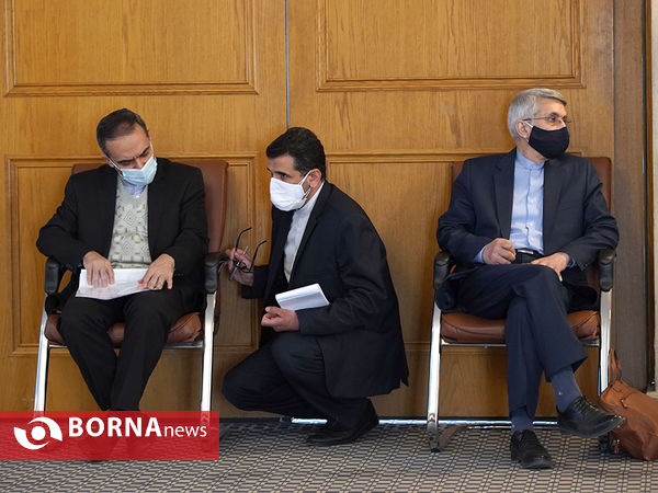 نشست مدیران شرکت های ایرانی با وزیر امور خارجه