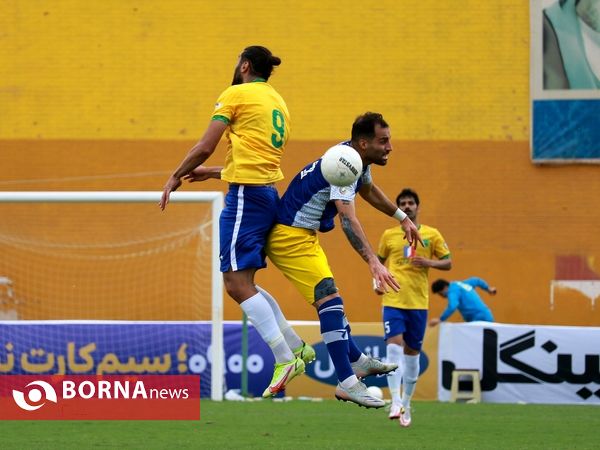 دیدار تیم های فوتبال صنعت نفت - شمس آذر قزوین