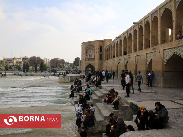 زاینده رود در بهار