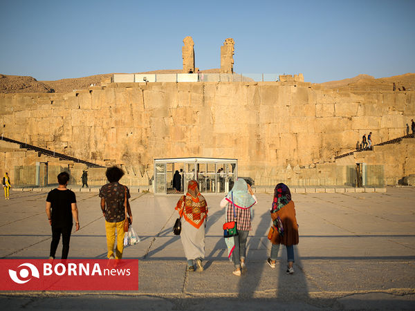 تخت جمشید " نماد شکوه و عظمت ایران "