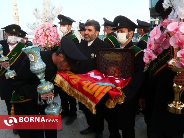آیین تعویض پرچم گنبد مسجد مقدس جمکران