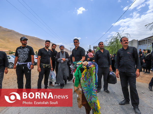 آیین نخل‌گردانی در روستای ساکی