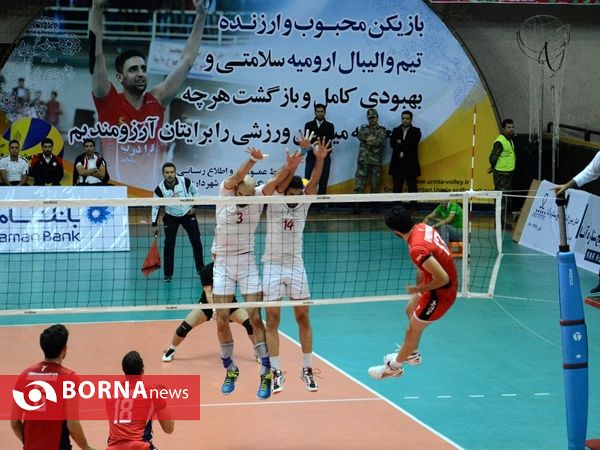 دیدار شهرداری ارومیه و شهرداری تبریز از هفته نهم لیگ برتر