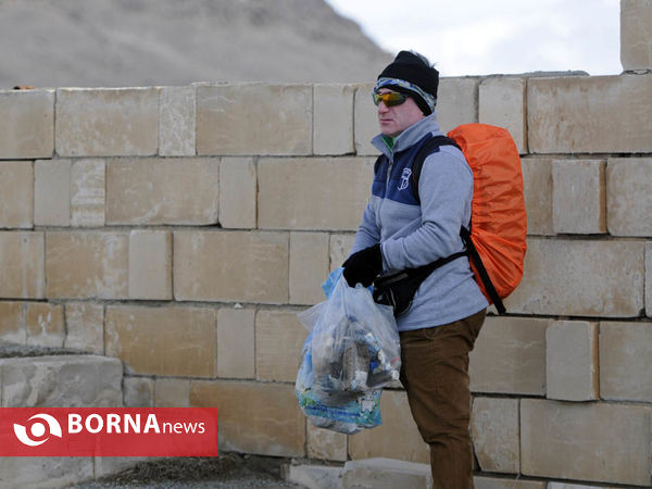 کوهپیمایی خانواده گی در منطقه تخت رستم