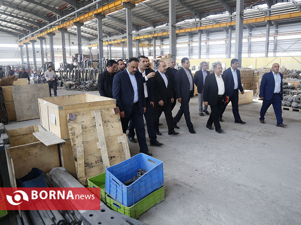 بازدید وزیر ورزش و جوانان از کارخانه ساخت تجهیزات بدنسازی