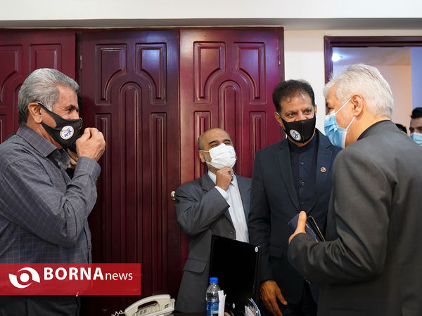 بازدید وزیر ورزش و جوانان از دفاتر فدراسیون ها