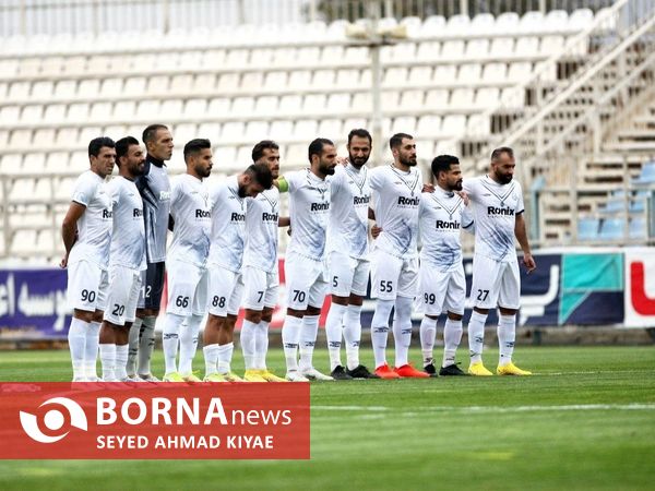 دیدار تیم های فوتبال ملوان بندرانزلی _تراکتور تبریز