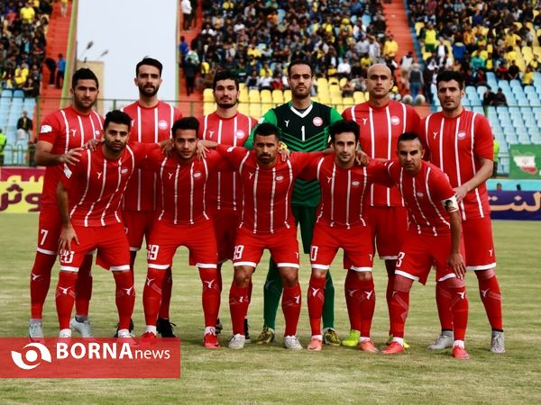 دیدار تیم های صنعت نفت آبادان و سپید رود رشت